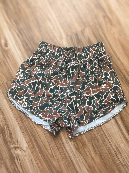 Trendy retro duck camo athletic shorts