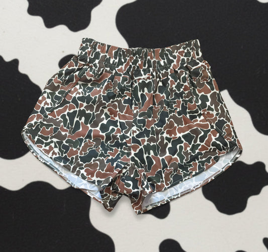 Trendy retro duck camo athletic shorts